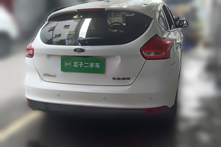 Used Ford Focus 2015 Hatchback 1.6L Manual Fashion Edition
