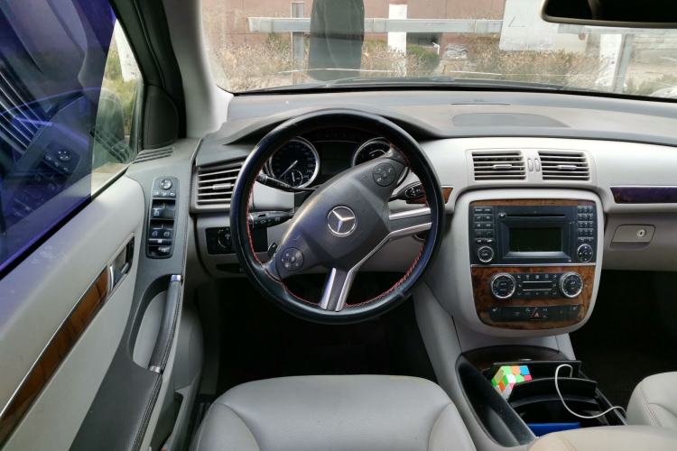 Used Mercedes-Benz R-Class 2011 R 300 L Business Model