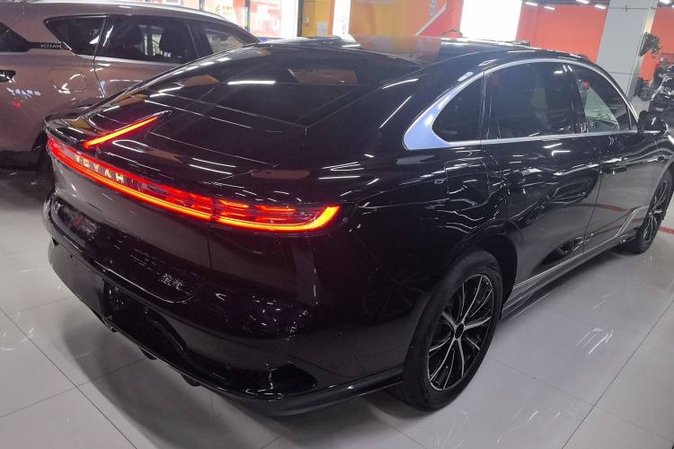 Used VOYAH PASSION 2024 PHEV Four-Wheel Drive Ultra-Long Range Executive Edition
