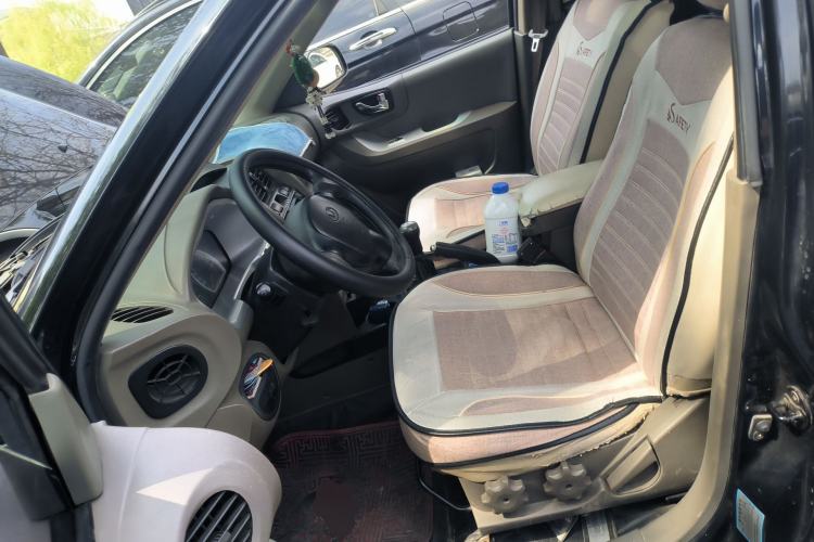 Used Huatai Santa Fe Classic 2012 2.0L Gasoline Manual Luxury Version Left Front Seat