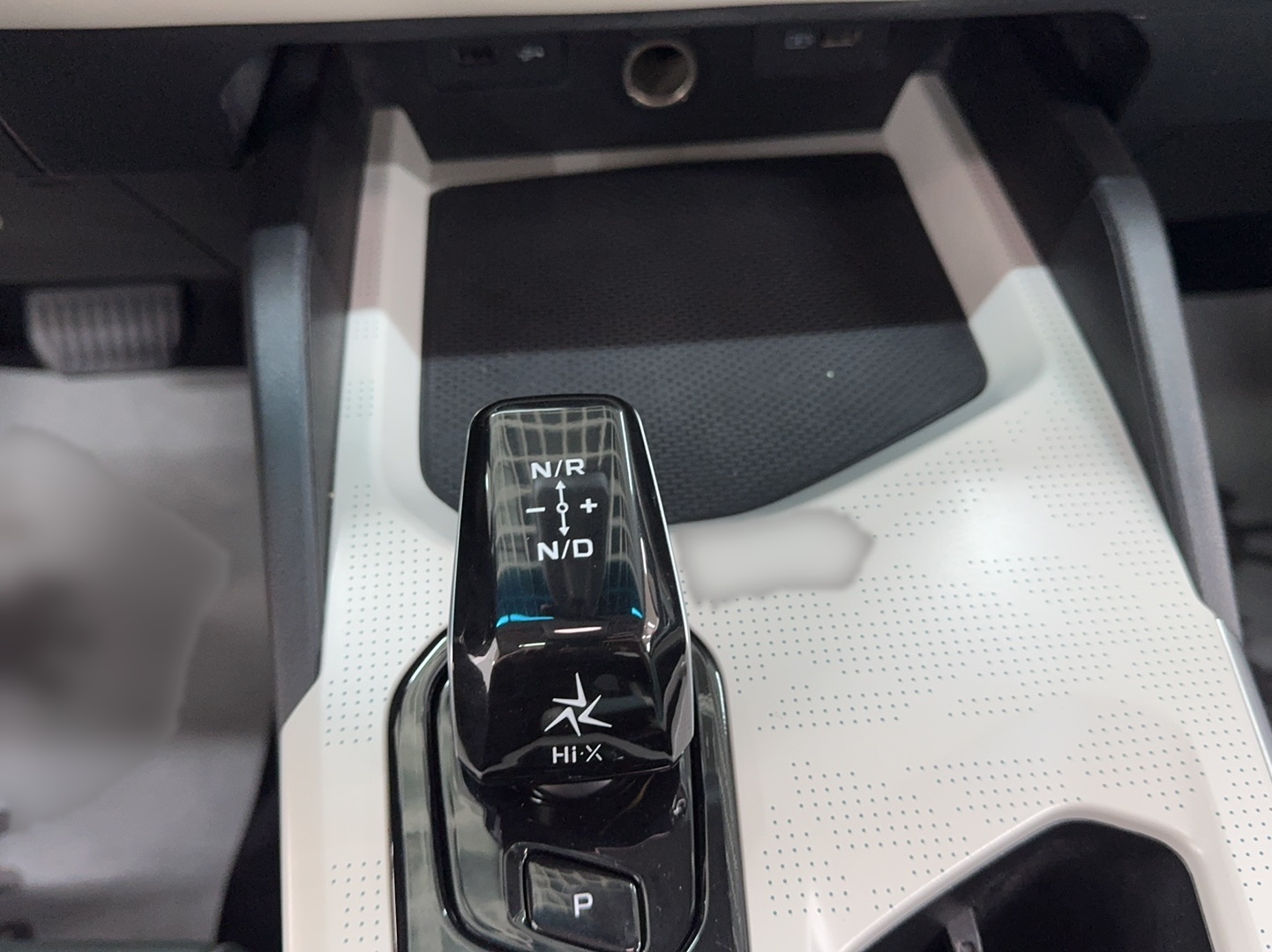 Geely Auto Emgrand L HiP 2022 1.5TD-DHT Pro 100KM Super Rui — снимка 19