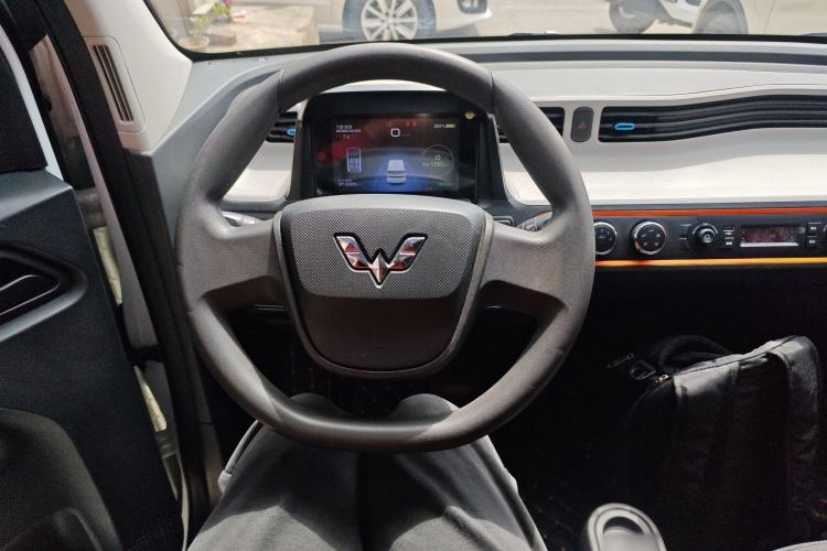 Used Wuling Hongguang MINIEV 2020 Enjoyment Model Lithium Iron Phosphate Steering Wheel