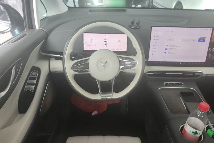 Used VOYAH Dream 2025 PHEV Four-Wheel-Drive Flagship Kunpeng Edition
