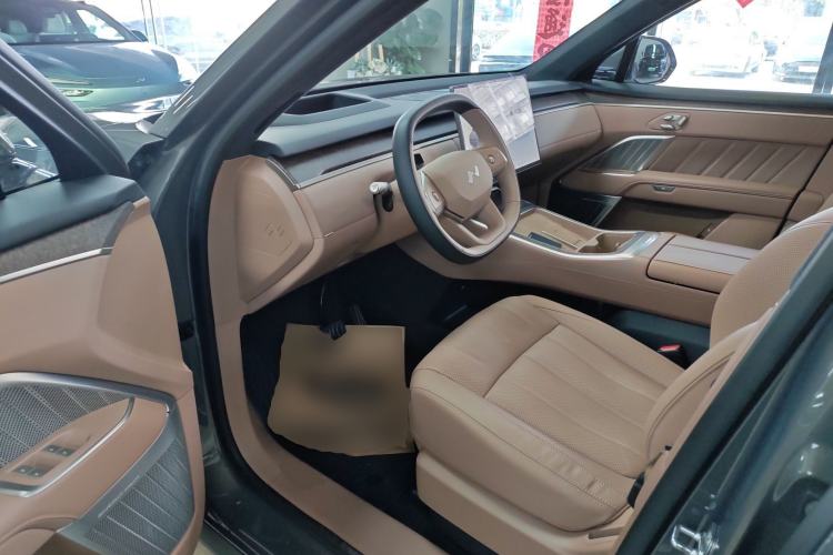 Used ONVO Luxeed L90 2025 Model—Max Six-Seater Version
