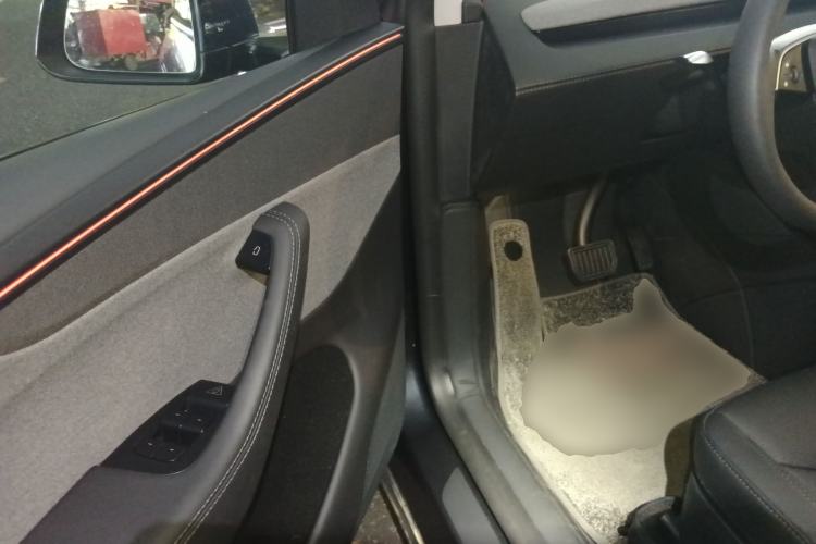 Used Tesla Model Y 2025 Rear-Wheel-Drive Version