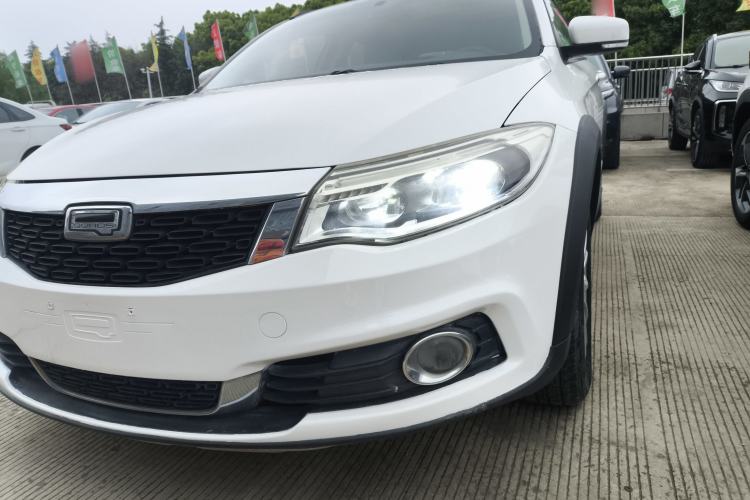 Used Qoros 3 2016 Urban SUV 1.6T Automatic Zhiyue Model Left Front Headlight