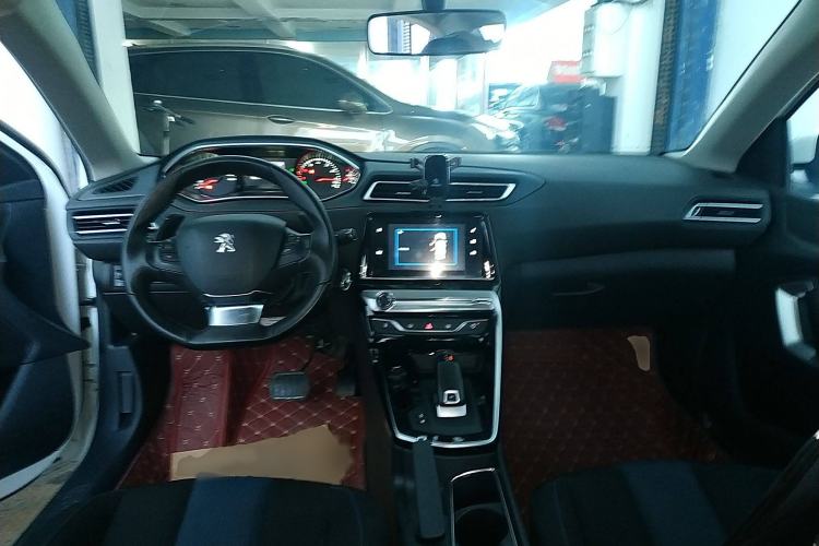 Used Peugeot 308 2019 230THP Automatic Luxury Edition China VI Standard Interior 2