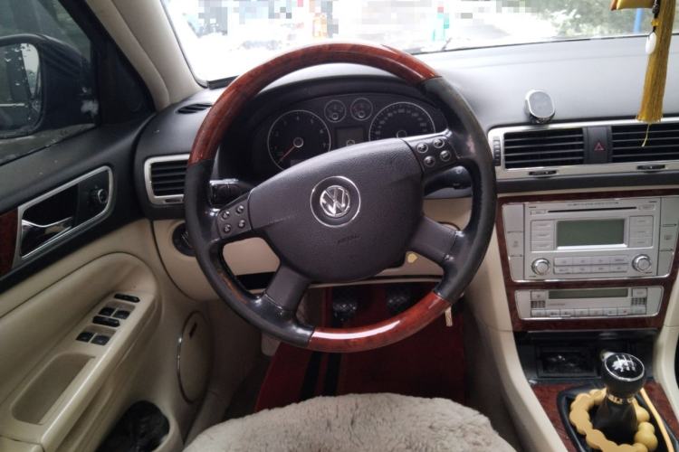 Used Volkswagen Passat 2009 1.8T Manual Luxury Model Steering Wheel