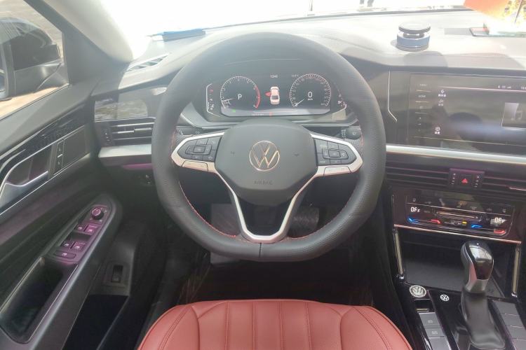 Used Volkswagen Passat 2025 Premium Version 380TSI Dragon Edition Steering Wheel