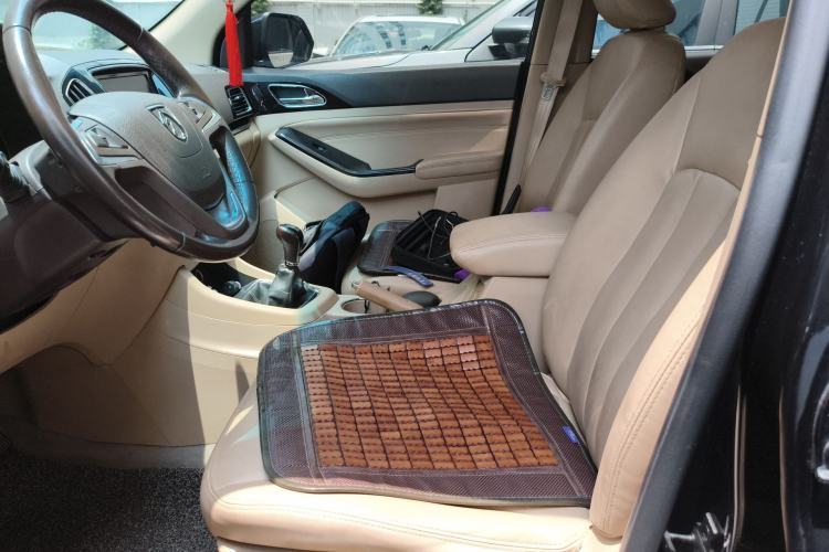 Used Baojun 730 2014 1.5L Manual Luxury Navigation ESP Version 7 Seats