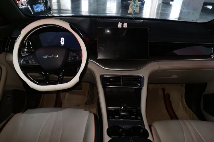 Used BYD Song PLUS New Energy 2023 Champion Edition DM-i 110KM Flagship Model Center Console