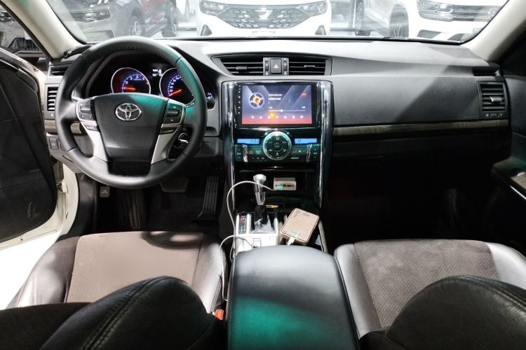 Used Toyota Reiz 2013 2.5V Shangrui Edition Center Console