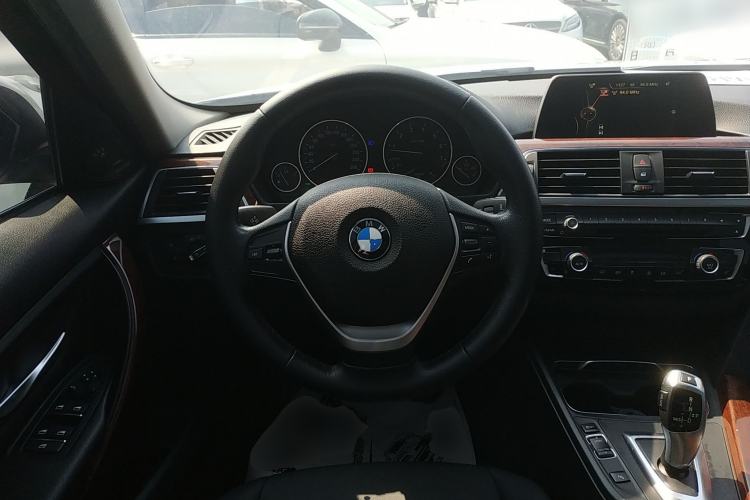 Used BMW 3 Series 2016 320Li Fashion Model
