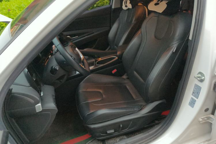 Used Hyundai Elantra 2022 1.5L CVT LUX Prestige Edition Left Front Seat