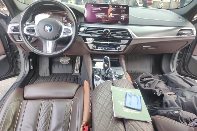 Used BMW 5 Series 2021 540i Sport Line M Sport Package Center Console