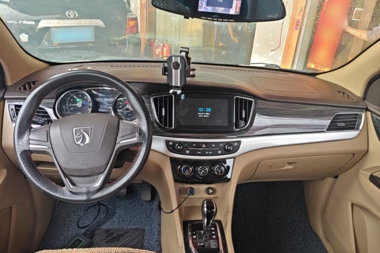 Used Baojun 730 2016 1.8L iAMT Comfort Version 7 Seats