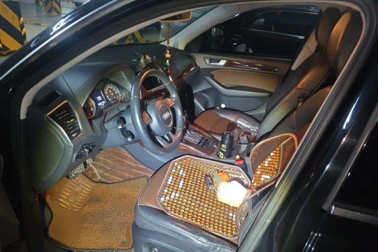 Used Audi Q5 2017 Plus 40 TFSI Ambition Model Left Front Seat