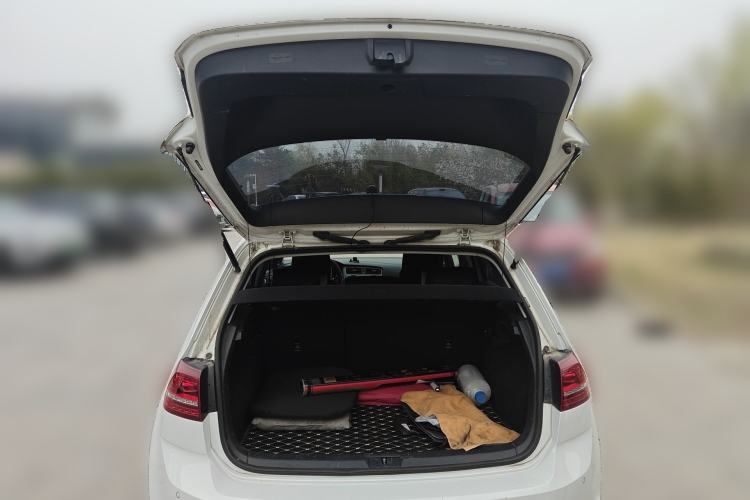 Used Volkswagen Golf 2017 230TSI Automatic Comfort Edition – Celebrating Milestone of One Million Units
