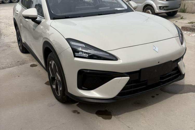 Used Baojun Yunhai 2024 140km Plug-in Hybrid Version Exterior 1