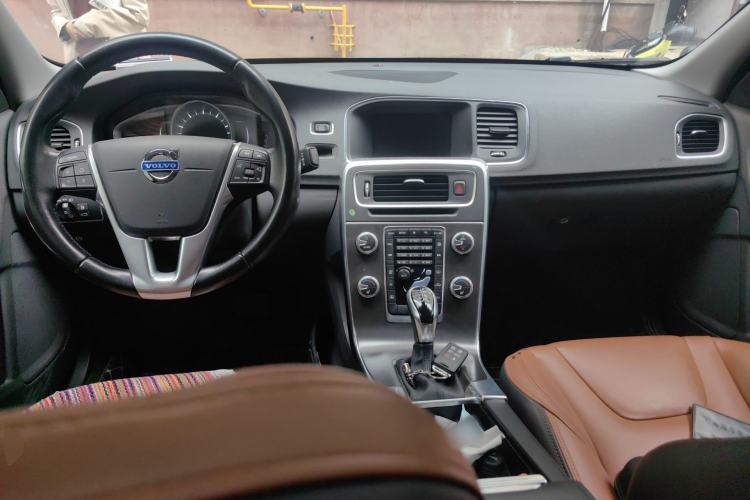 Used Volvo S60 2016 S60L T5 Intelligent Drive Edition Center Console