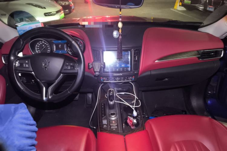 Used Maserati Levante 2016 3.0T Standard Edition Center Console