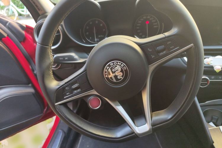 Used Alfa Romeo Giulia 2017 2.0T 200HP Luxury Edition