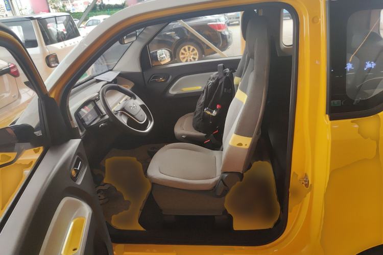Used Wuling Hongguang MINIEV 2021 Macaron Premium Model – Lithium-NMC Left Front Seat