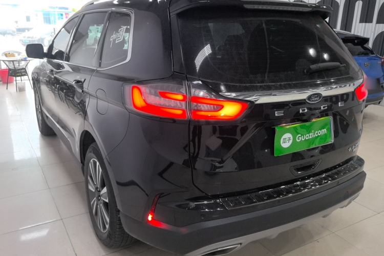 Used Ford Edge 2021 PLUS EcoBoost 245 Two-Wheel-Drive Platinum Edition 5 Seats
