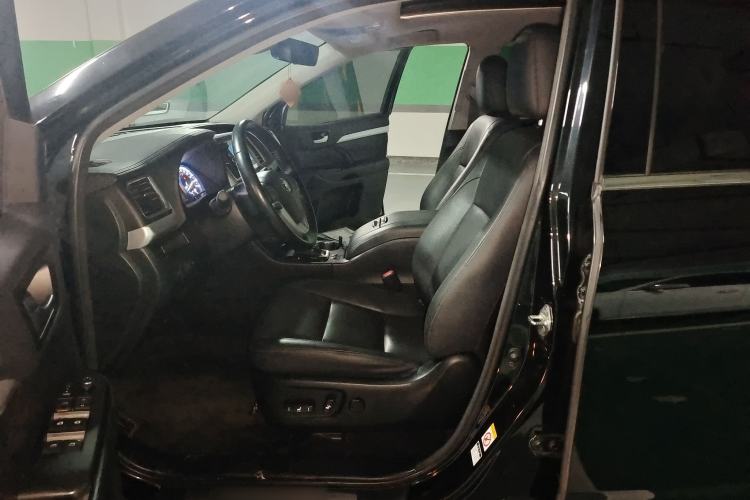 Used Toyota Highlander 2018 2.0T Four-Wheel Drive Luxury Version 7 Seats China VI Standard