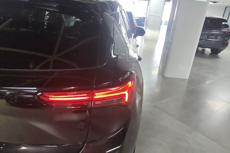 Used Buick Envision 2022 Encore S 552T Two-Wheel-Drive Luxury Model