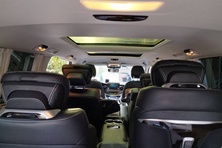 Used Mercedes-Benz V-Class 2022 V 260 L Long-wheelbase Luxury Edition Headliner