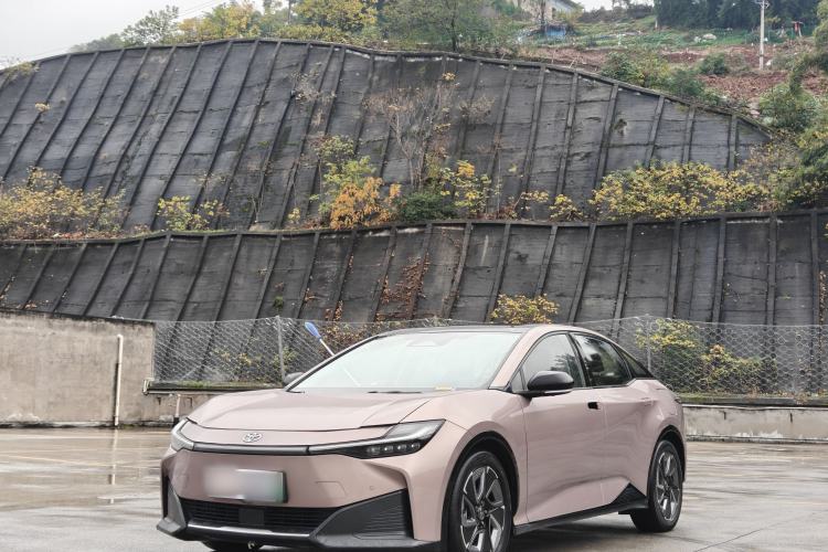 Used Toyota bZ3 2023 616 km Long-Range Premium