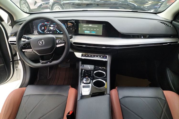 Used CHANGAN Eado 2024 PLUS Blue Whale NE 1.4T GDI DCT High-Energy Edition Center Console