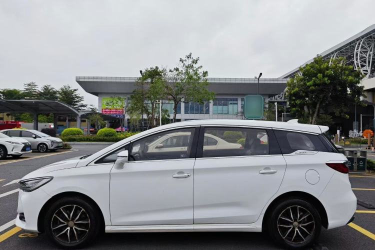 Used BYD Song MAX 2017 1.5T Manual Smart Connect Luxury 7-Seater