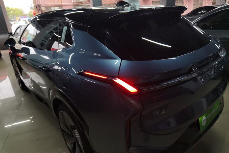 Used Lynk & Co 08 EM-P 2025 220 km All-Wheel-Drive Performance Halo