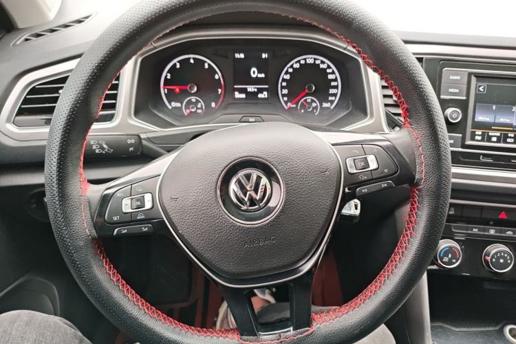 Used Volkswagen T-ROC 2019 230TSI DSG Two-Wheel-Drive Advanced Version China VI Standard