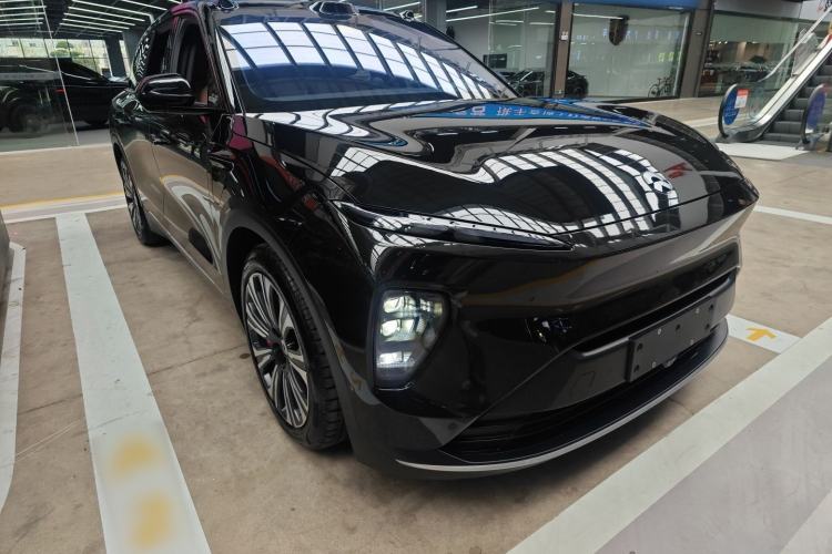 Used Nio ES8 2023 75 kWh Executive Edition Front Right 45 Deg