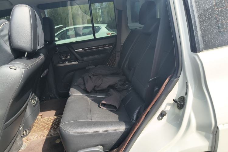 Used Mitsubishi Pajero 2018 V97 3.8L 5-Door GLS Sunroof Single-Difference Model – Middle East
