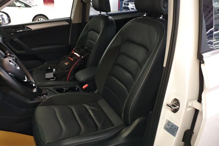 Used Volkswagen Tiguan L 2020 330TSI Automatic Two-Wheel Drive Panoramic Comfort Edition China VI Standard
