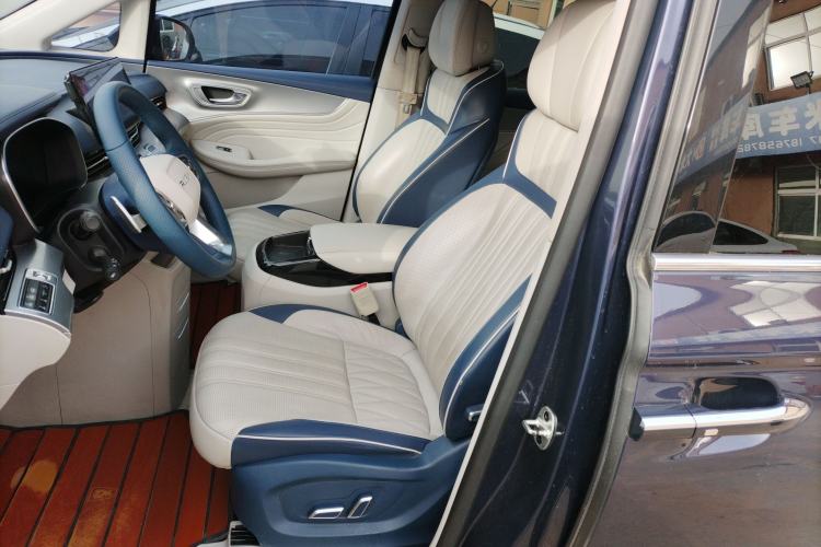 Used Roewe iMAX8 2022 400TGI Celebration Edition
