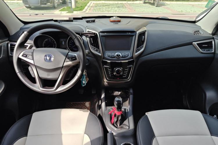 Used CHANGAN CS35 2017 1.6L Manual Luxury Model Center Console