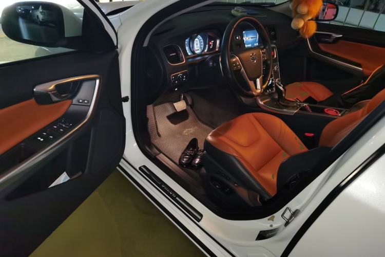 Used Volvo V60 2015 T5 Zhiya Edition Driver Seat