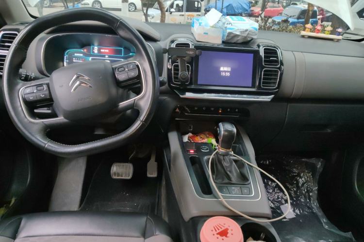 Used Citroen C5 AIRCROSS 2017 350THP Fashion Edition Center Console