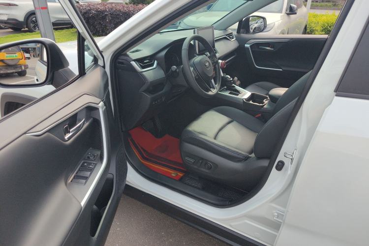 Used Toyota RAV4 2021 2.0L CVT Two-Wheel Drive Fashion PLUS Edition Driver Seat