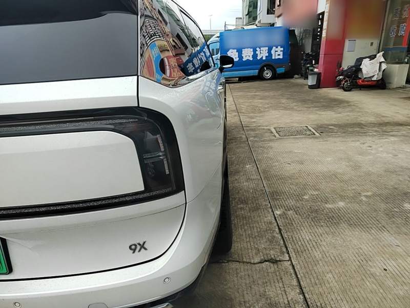Used Zeekr 9X 2025 Hyper Edition 70kWh — 7