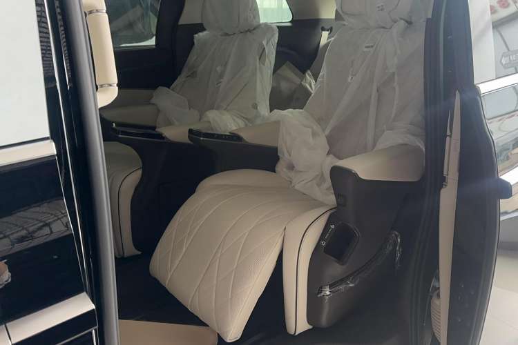 Used Denza D9 2024 DM-i 980 Four-Wheel Drive Prestige Model Interior 1