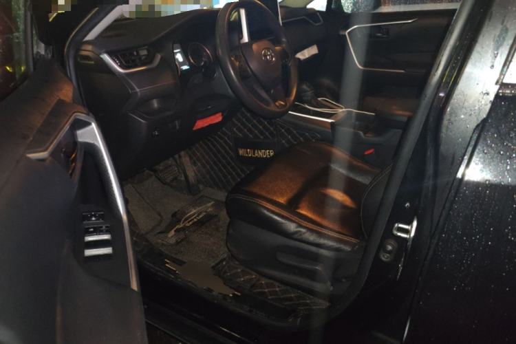 Used Toyota Wildlander 2020 2.0L CVT Two-Wheel Drive Leading Edition Driver Seat