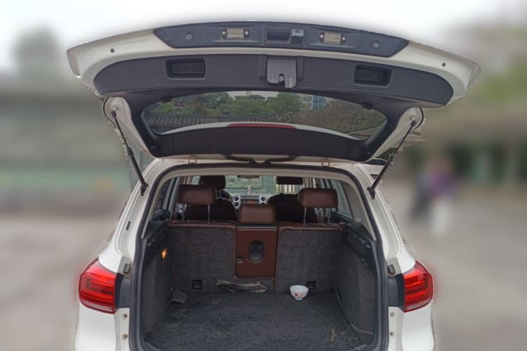 Used Volkswagen Tiguan 2015 2.0 TSI Automatic All-Wheel Drive Luxury Edition Trunk