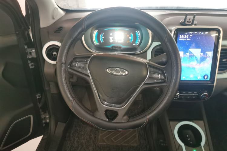 Used Chery QQ Little Ant 2021 200 000-Yuan Ant Fan Edition Talent Version Lithium Iron Phosphate 301 km Steering Wheel