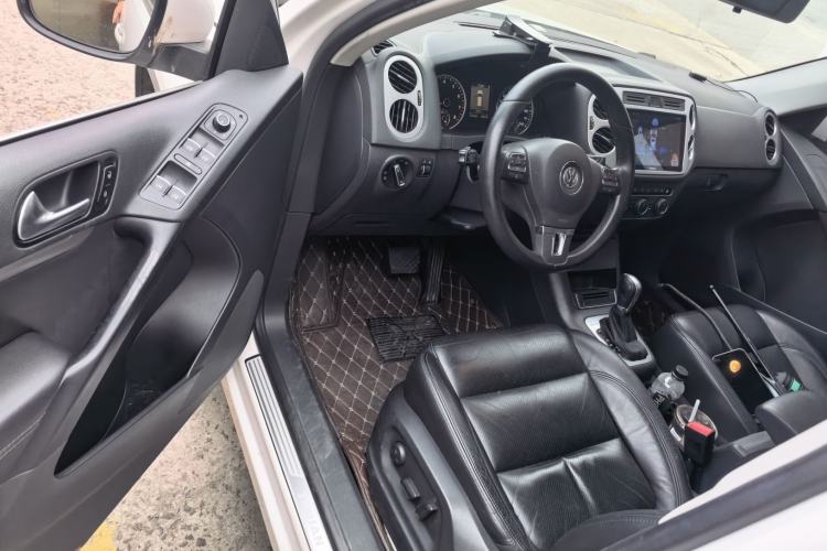 Used Volkswagen Tiguan 2013 1.8 TSI Automatic All-Wheel Drive Luxury Model Driver Seat